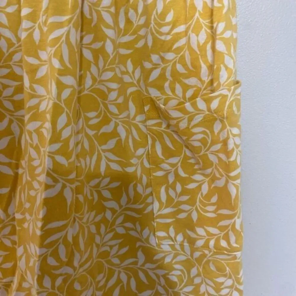 Girls yellow and white sleeveless dress‎ size small